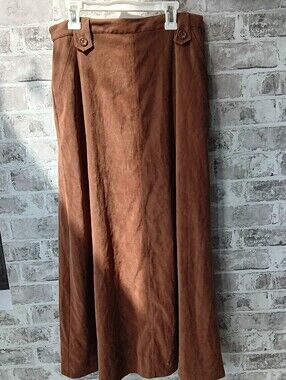 long full brown skirt